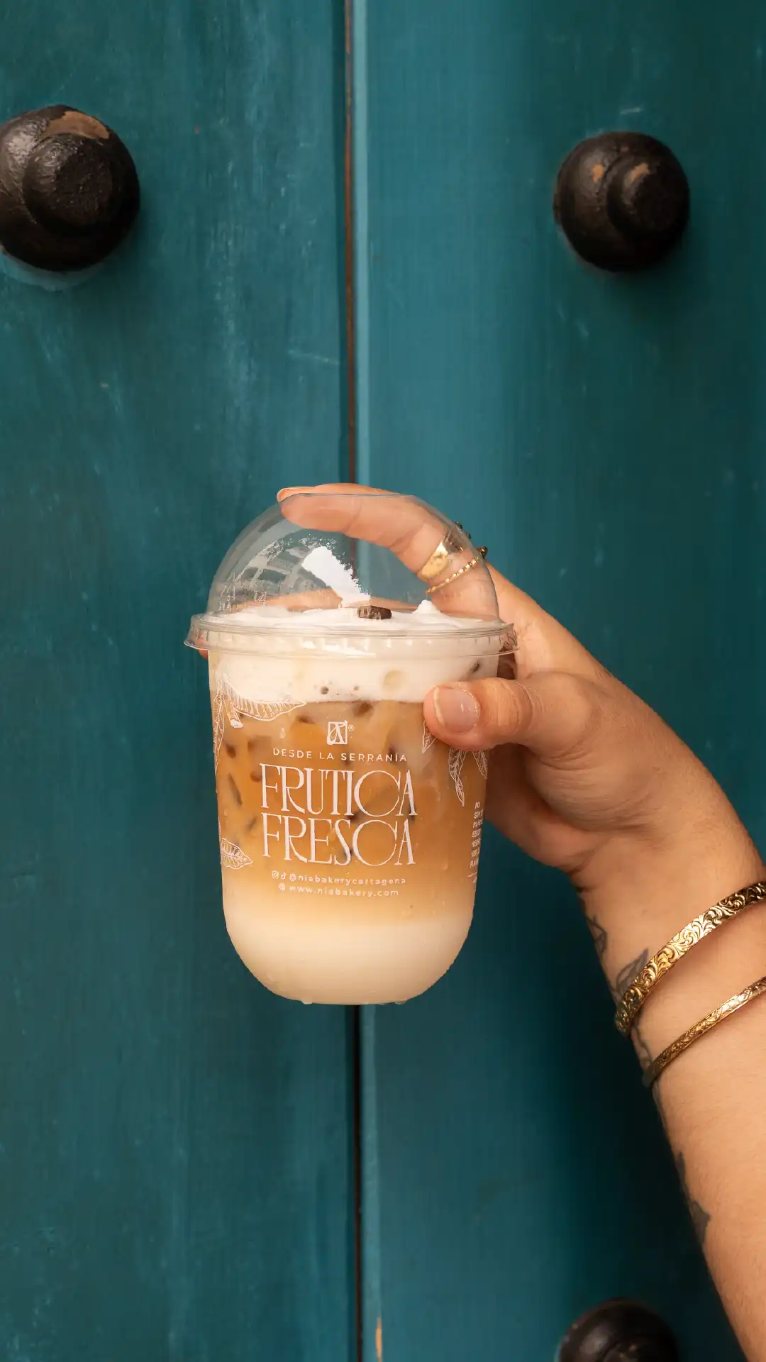 café late frio en Nia Bakery Cooffee Shop